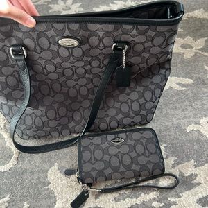 Coach Signature Tote Bag